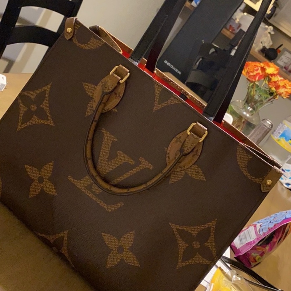 Louis Vuitton OnTheGo MM